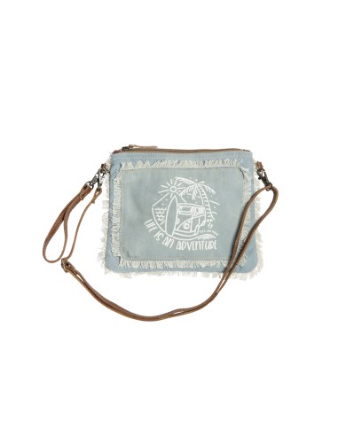 Grande pochette jeans,patch "LIFE IS AN ADVENTURE",bords frangés,anse longue cui